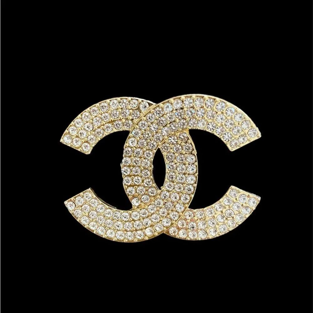 Classic Brooch
